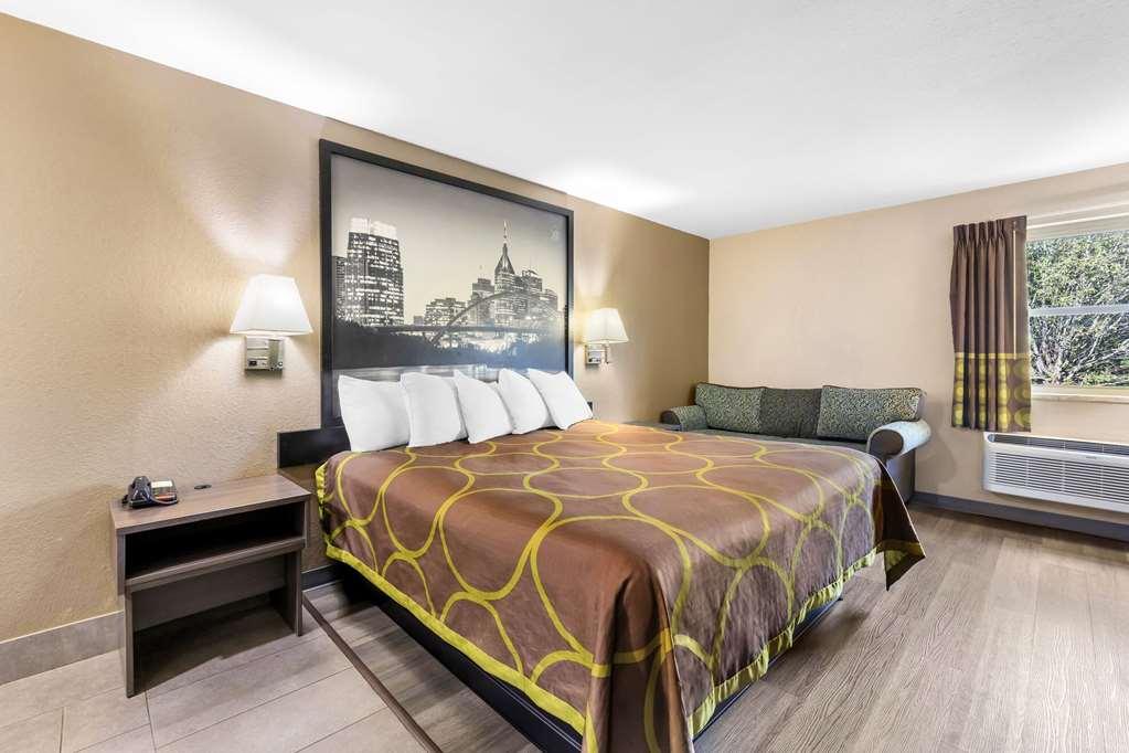 Super 8 By Wyndham Dickson Hotel Room photo